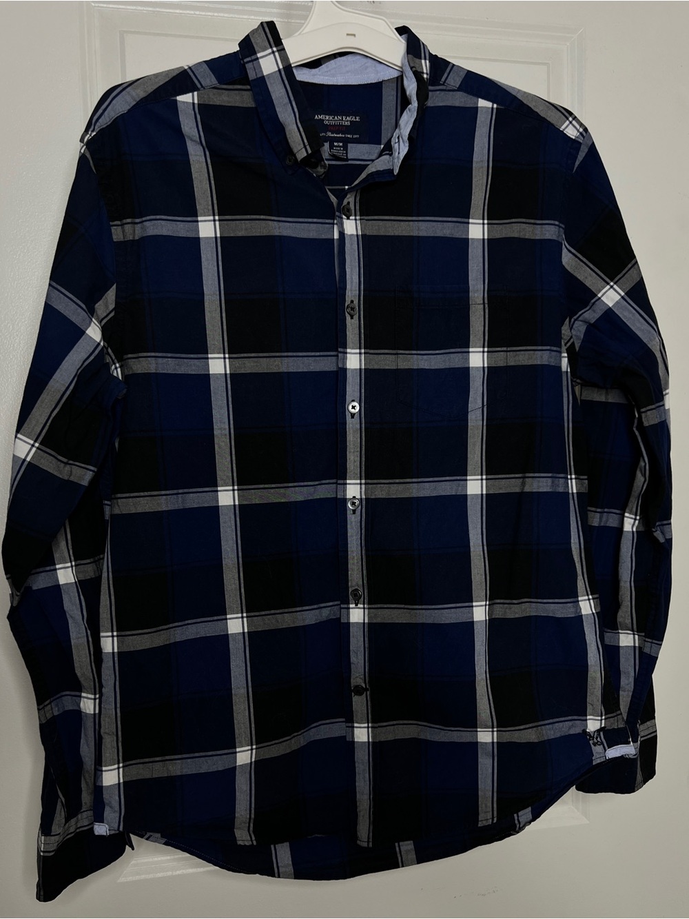 American Eagle Prep Fit Plaid Button Down Shirt Navy Blue White Size Medium
